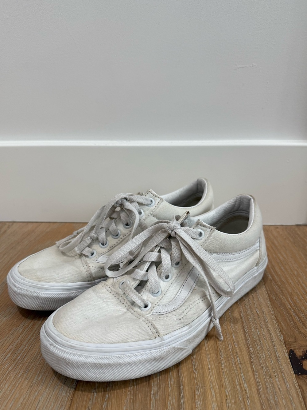 Classic Low-Top Van’s Women’s Sneakers